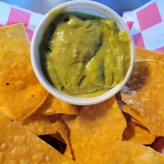 Chips & Guacamole (8oz)